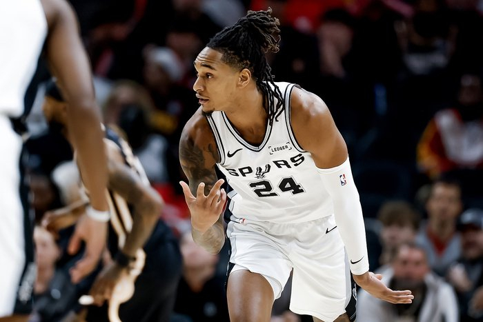 开云官网-东西最强黑马较量，西部黑马还是更胜一筹，新星争相爆发令人惊喜|马刺|活塞|NBA常规赛|坎宁安|瓦塞尔_新浪体育_新浪新闻