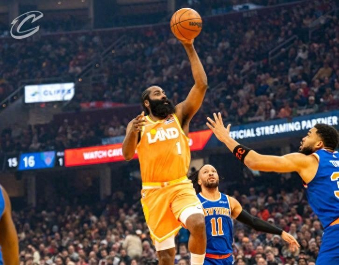 开云-带队6胜1负！成骑士历史第一，哈登影响力真大，米切尔也把话挑明|詹姆斯·哈登|克利夫兰骑士队|米切尔-罗宾逊|多诺万-米切尔|纽约尼克斯队_新浪体育_新浪新闻